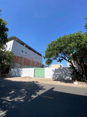 bán lô góc 2 mặt tiền 7.5 tôn đản gần nguyễn đình tứ ngang 24m giá rẻ