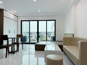 cho thuê studio ban công siêu rộng full nội thất dành cho anh em sinh viên đh thương mại