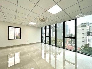 sốc, văn phòng 130m2 , giá chỉ có 13 triệu gần ngã tư nguyễn trãi - khuất duy tiến, view thoáng
