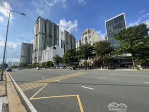 siêu vị trí góc 2 mặt tiền đường đỗ xuân hợp - 30x35m - đất trống - hdt: 100tr - giá: 120 tỷ