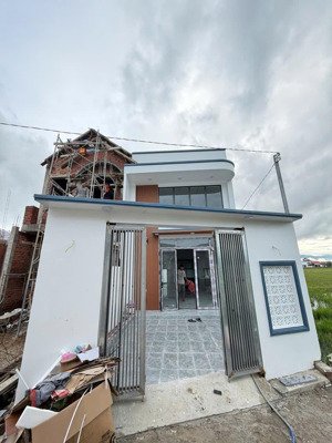 nhà lầu mới diên sơn - view cánh đồng thoáng mát - sổ riêng - dọn vào ở ngay - sđt 