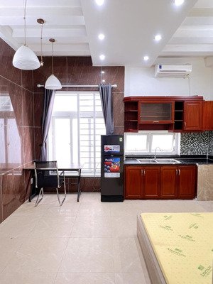 cho thuê phòng đầy đủ nội thất, có cửa sổ lớn - gần bến xe q.8, đh kinh tế. giá siêu hời 4,5 triệu