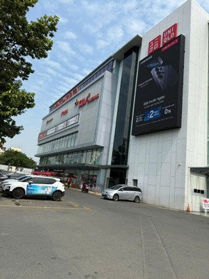 nhà dương quảng hàm, p.5, gv. dt: 12,4m x 34m dtsd: 415m2 nhà cấp 4, tiện xây mới, giá 20ty tl