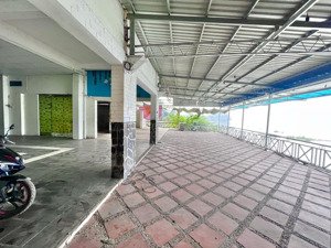 cho thuê mặt bằng 300m2 đường cách mạng tháng 8 view bờ sông giá 25 triệu
