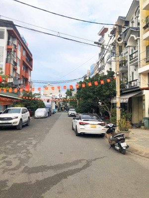 lô đất đẹp không tì vết - đường rộng 16m - dt 4m x 23m - chỉ 8,x tỷ - phạm văn chiêu phường 14