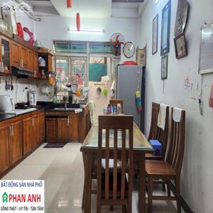 Nhà mặt phố Quận 9 | 2 phút ra đến Chợ Nam Hòa | 3 tầng 5 pn, chỉ 9 tỷ.n.n.n.