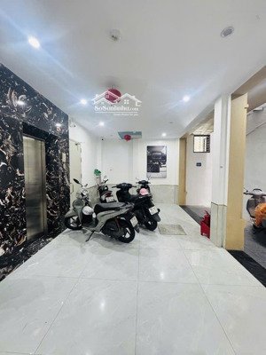 siêu phẩm nhà phố vip lâm hạ- long biên. dt 55m2, nhà 7 tầng thang máy, ô tô vào nhà. giá 14.8 tỷ