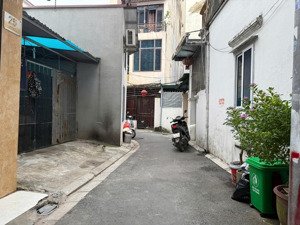 bán lô đất cửu việt đường thông cực đẹp oto vào tận đất - vuông đét