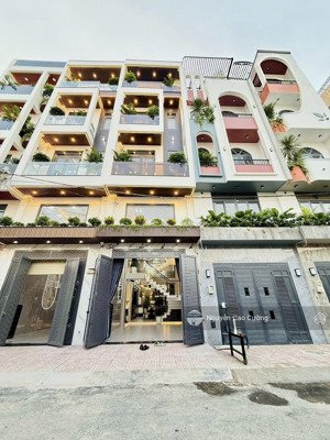 nhà phố đẹp, nội thất đẹp, 4x15m, 1 lững 3 lầu, đường nhựa 8m, thạnh xuân 25