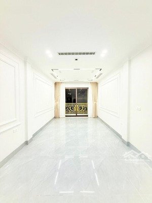 phân lô ô tô tránh chạy vòng quanh trung tâm hai bà trưng ô chờ thang máy