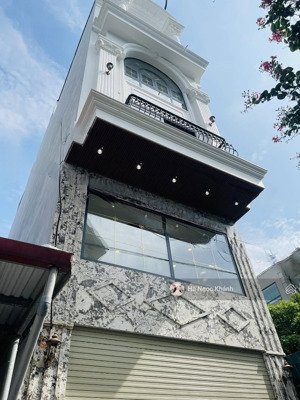 !!! hồ tùng mậu: 17 tỷ: lô góc 7 tầng thang máy, 45m; mt 5,2m; dân xây cực đẹp, tỉ mỉ, ở sướng.