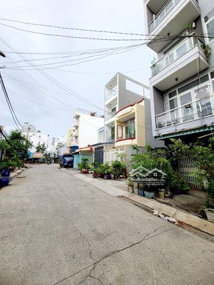 nhà 2 tầng hxh 8m ( 82m2 ) 5pn - p.an lạc sát đại lộ đông tây mà giá chỉ : 5 tỷ nhĩnh