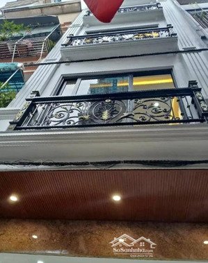 8.59tỷ, bán nhà mới dân xây, 42m2, 5 tầng, 4 phòng ngủ, ô tô gần, phúc lợi, long biên.