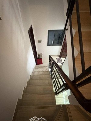 nhà 2 tầng đường nguyễn xiển. 60m2 ngang 4m giá 4 tỷ.