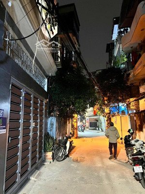 nhỉnh 250/m2 ccmn 121 kim ngưu, hbt 51m2 x 5t thang máy, 9p kk, 2 thoáng, ngõ 4m. lh 