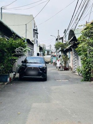 bán nhà cấp 4 đẹp mới diện tích gần 70m2 ngay trung tâm quận 9, 6 tỷ 350