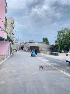 bán nhà 2 tầng ngang 5m đường nhựa oto khu dân cư an ninh đường linh đông ra phạm văn đồng chỉ 300m