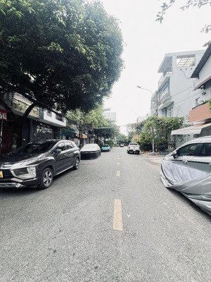 hiếm căn góc đường thạch lam (ngang 4.5m) - tân phú - đang cho thuê 17tr/ tháng