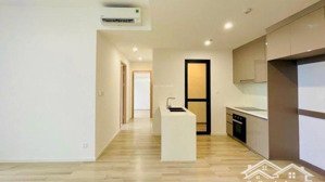 nhà mới nhận cho thuê ngay căn góc 2pn2wc,free phí ql,9tr, view đẹp khỏi chê, tại lumiere vinhomes