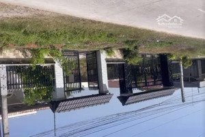 chính chủ cần bán đất có nhà: dt: 693m2 ở lộc giang, đức hoà, long an