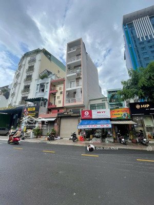 bán nhà 2 mặt tiền p9-q3. dt:4x18m. kc: 7 tầng thang máy,hđt:50tr/th. giá 22 tỷ