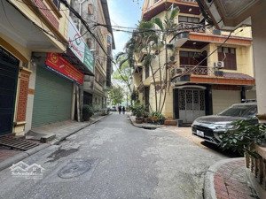 bán nr đẹp xuất sắc 17 tỷ, 50m2 tại hoàng mai, hà nội có thang máy có thể cho thêu văn phòng dòng t