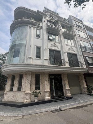 siêu hoa hậu lô góc khu đô thị dương nội hà đông * 110 * 5tầng thang máy * 34tỷ , 3 ô tô tránh .