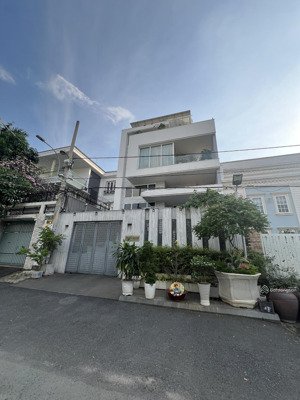 siêu tốt! bán nhà xịn mặt tiền nguyễn bá huân - dt: 4.5x20m - 5 tầng, hđt: 80 tr/th - giá: 21 tỷ tl