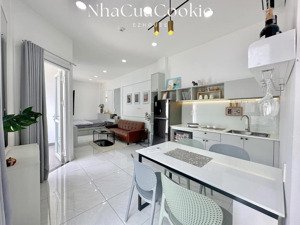 căn hộ ban công, full nội thất, tone hiện đại, free dọn phòng, phòng rộng mát ngay nhà ga t3, etown