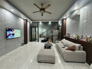 [chính chủ cho thuê tầng riêng tại phúc diễn] diện tích 80m² 1pn+wc 1 phòng khách 1 bếp