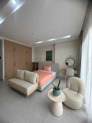 studio ban công xanh mát - vị trí trần xuân soạn q7, thuận tiện qua q1/q4, diện tích 40m2