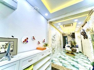 !!! bé ba bị bắt bán gấp 45m2x5t nở hậu hxt, 8.x tỏi