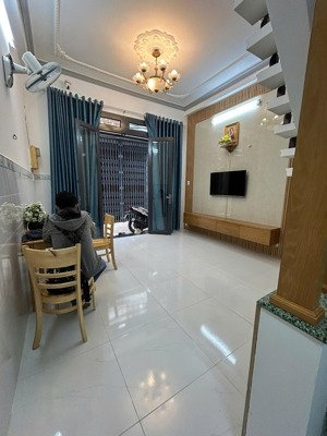 nhà mới trường chinh phan huy ích giá 4 tỷ 2 rẻ nhất khu vực -dt 4mx8 -btct -2pn -hẻm rộng an ninh