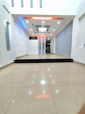 mặt tiền chu thiên - cây keo- hòa bình 86m2 12tỷ 4tầng