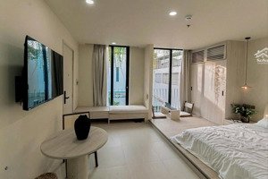 studio full nội thất sát quận 1