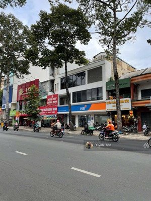 vị trí rất đẹp - 2 mt trần hưng đạo, quận 5 - dt 12 x 25m - 3 tầng - hđt 250tr/th - giá bán 102 tỷ