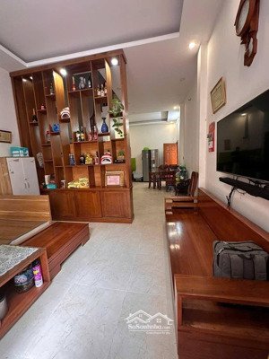 bán nhà đội cấn, ngõ thông, cực gần ô tô, nhà dân xây, 46m*5t, tổng 4pn, tặng kèm nt, ở ngay