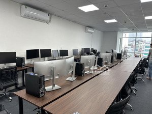 chính chủ cho thuê sàn văn phòng 90m2 tại trung tâm quận cầu giấy, thang máy, giá 13,5 triệu.