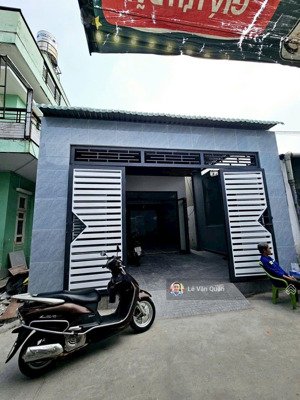 bán rẻ nhà sân xe hơi dĩ an gần thủ đức