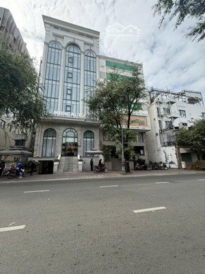 giá đầu tư-cần tiền bán gấp nhà mặt tiền đường lũy bán bích - dt 8 x43m -ctxd hầm 7 tầng- giá 38 tỷ