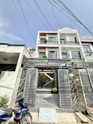 nhà phố 4m x 16m. đúc 2 lầu 1/ ngắn hẻm 5m đường trần thị cờ