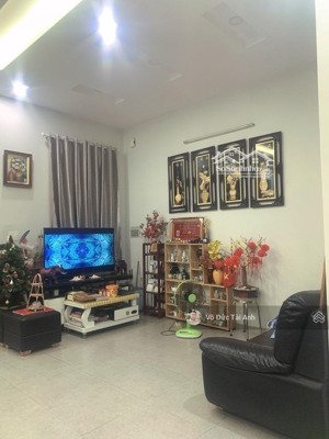 nhà 3 tầng 135m2 cạnh đào trí, ngang hiếm 7m cách mặt tiền 30m - xe hơi đến nhà - chỉ 13 tỷ