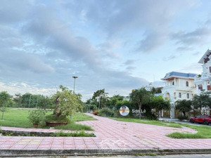 bán biệt thự 240m2 kđt phước long a đối diện công viên, sổ hoàn công. trung tâm nam nha trang