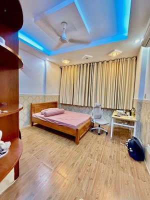 nhà mới 6 tầng - 8pn - cách mặt tiền 20m - chdv tiềm năng chỉ nhỉnh 7 tỷ