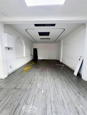 cho thuê mbkd 5x16, 1 trệt 1 lầu mặt tiền yersin