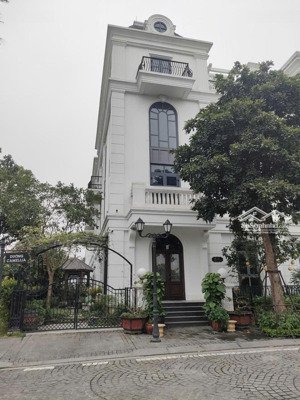 siêu biệt thự lakeside thạch bàn long biên 90tỷ 216m2, mt 12m, thang máy, nội thất tiền tỷ.