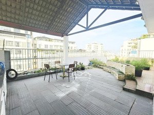 bán gấp cc penhouse sky garden 3, 132m2, 13 tỷ, q7, hcm, đang cho thuê ổn định