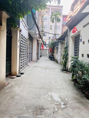 chính chủ dân xây- ở sướng. vị trí đẹp. xây ccmn hái ra tiền. giá đầu tư