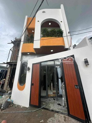 nhà 2 tầng mới xây, kiệt 3m hoàng văn thái, gần bến xe, đại học sư phạm đà nẵng