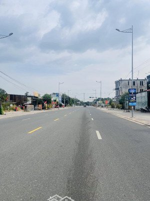 đất ngay mặt tiền đường hùng vương-tp.phú mỹ